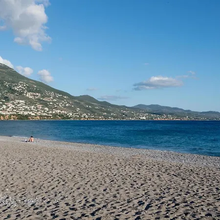 Spacious Beachfront *